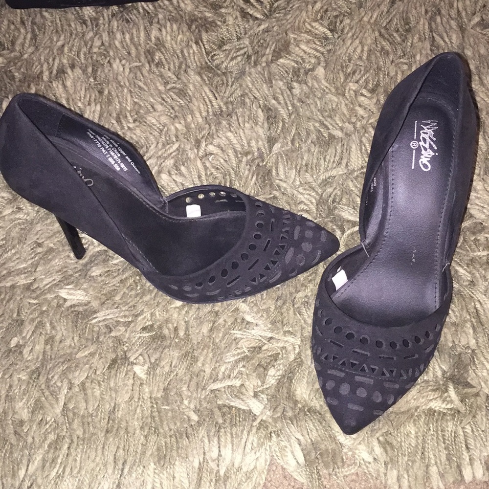 NEVER been worn black heels